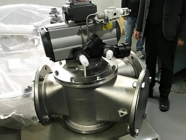 شیر انحرافی